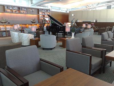 Incheon Main Concourse Asiana Business Class lounge March 2009