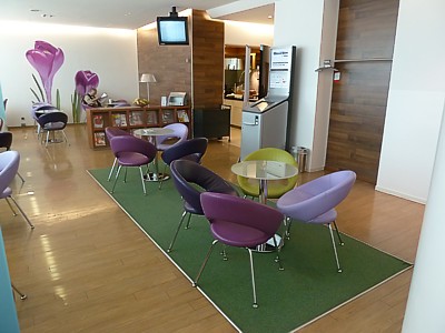 Austrian Airlines lounge in Vienna Non-Schengen Senator Lounge June 2011