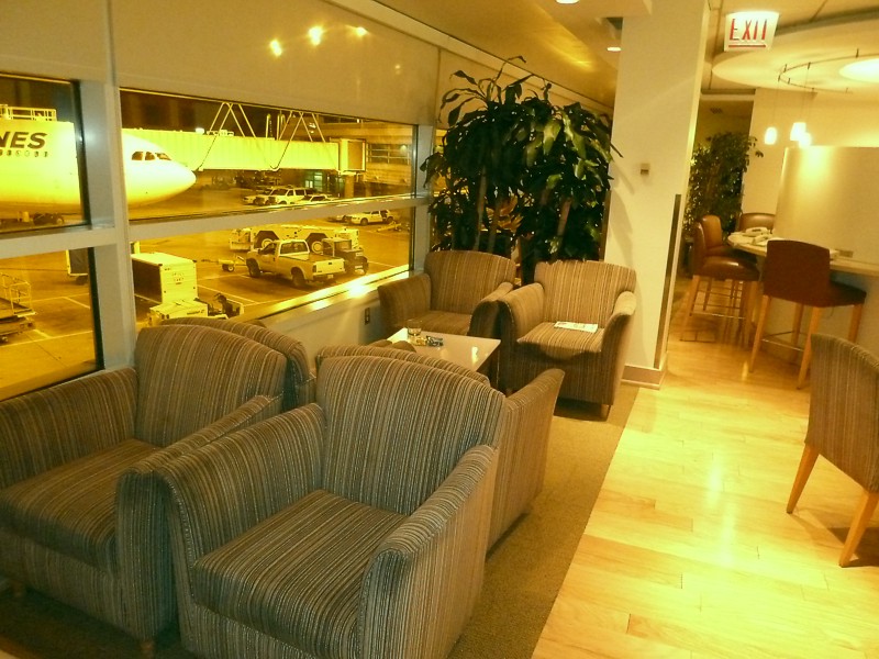 British Airways Chicago First Class Lounge. Click here for next image.