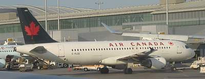 Air Canada A320 at Toronto June 2007