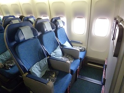 Cathay Pacific Boeing 747-400 Economy Class seat Jan 2011