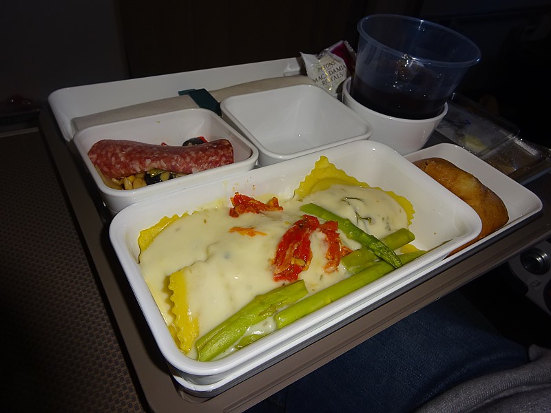 Cathay Pacific inflight meal premium economy Syd HKG juli 2016