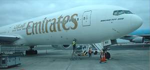 Emirates Boeing 777-300 at Auckland Jan 2004