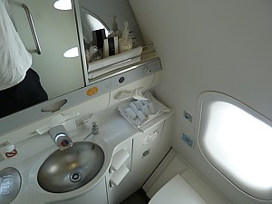 Finnair A340 washroom