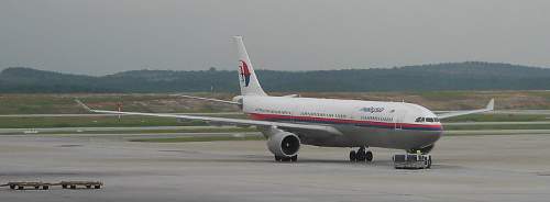 Malaysia Airlines A330 KUL Oct 04