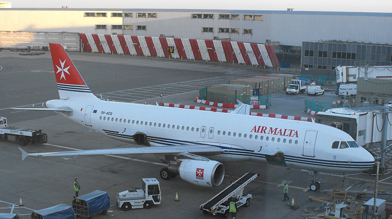 air malta baggage size