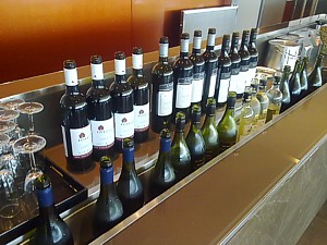 QantasClub business class lounge Sydney T3, wine selection Nov 2009