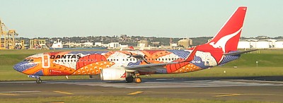 Qantas Boeing 737 at Sydney Apr 2007