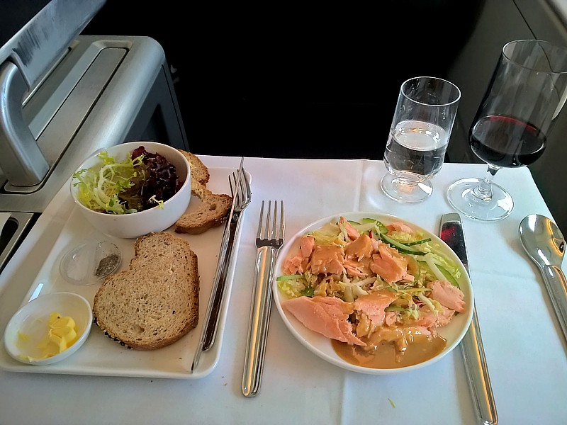 Qantas Inflight Meal Business Class DXB LHR Dec 17