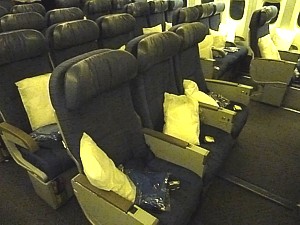 Air Canada Boeing 777 Economy Class bulkhead seat 29A