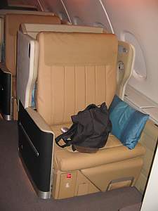 Business Seat 11A - Singapore Airlines new twin-desk Airbus at Toulouse on the Reveal day, Oct 15th 2007