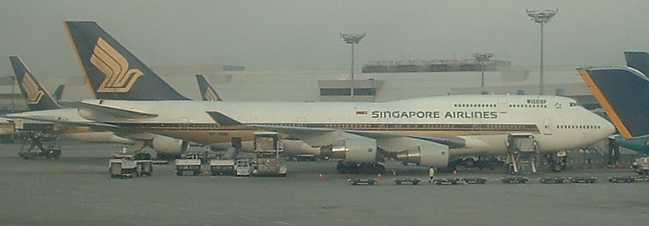 Singapore Airlines Boeing 747-400 at Singapore