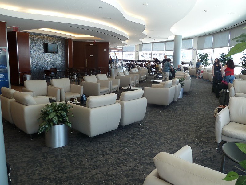 United Airlines Las Vegas UnitedClub Business Class Lounge. Click here for next image.