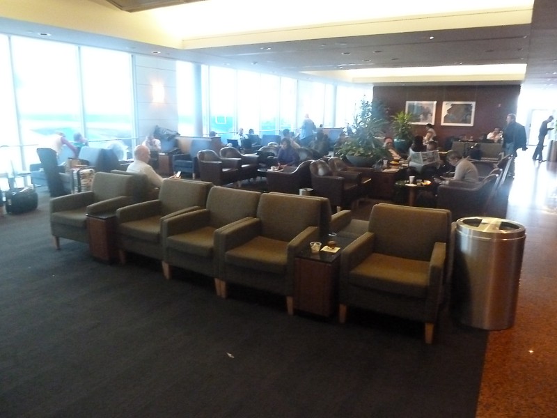 United Airlines Chicago Concourse C UnitedClub Business Class Lounge. Click here for next image.