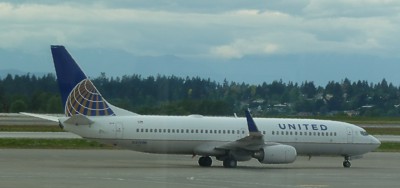 United 737 at Seattle June 2011