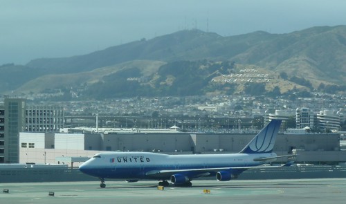 United Airlines Boeing 747 at San Francisco Oct 2011