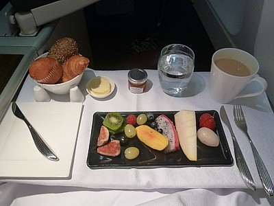 Qatar Airways Reviews - Inflight Food - Airline meal pictures